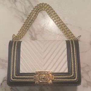Elegant Black and White Chevron Quilted Chain Bag